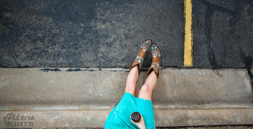 Revamp Your Look with a Touch of Turquoise!