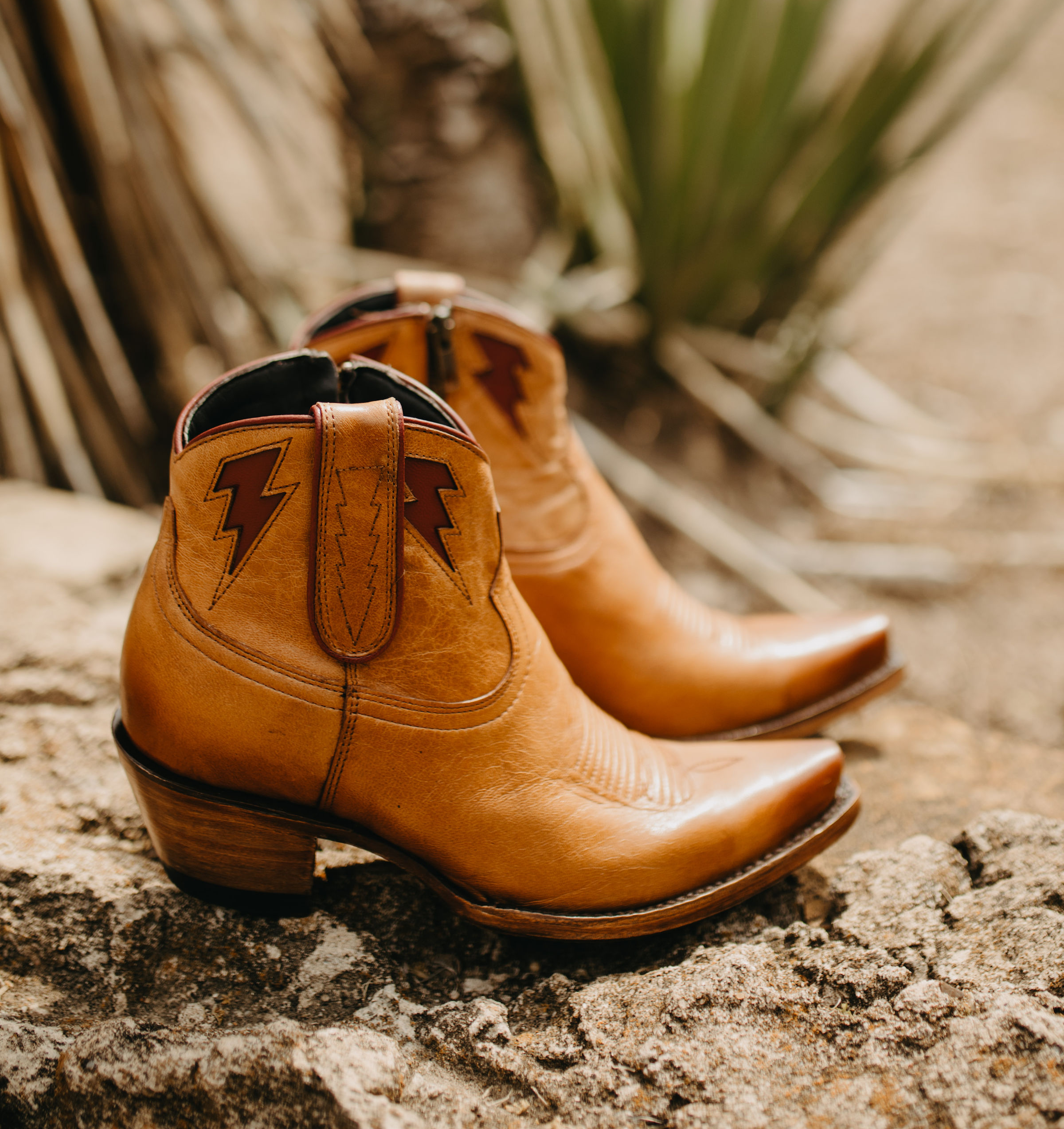sædvanligt indsprøjte vest Cowboy Boots and Western Wear | Shop Now at Allens Boots
